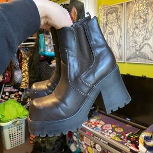 🤎l.e.i. VINTAGE Y2K BRATZ CHUNKY LUG SOLE BOOTIES 6.5🤎